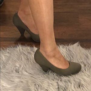 Forever 21 Cute round toe heels